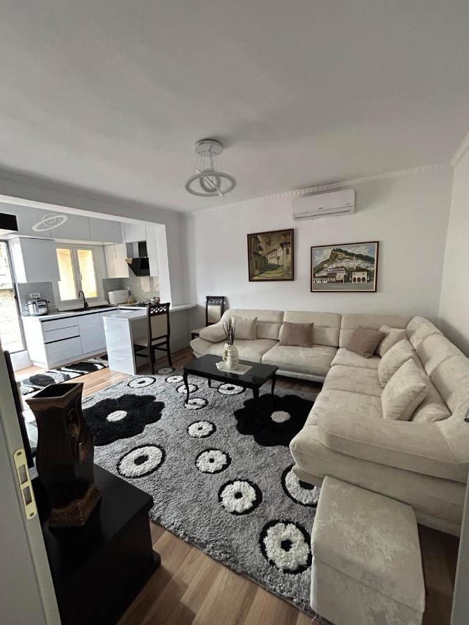 Apartamento Flat In Berat'S Center Exterior foto