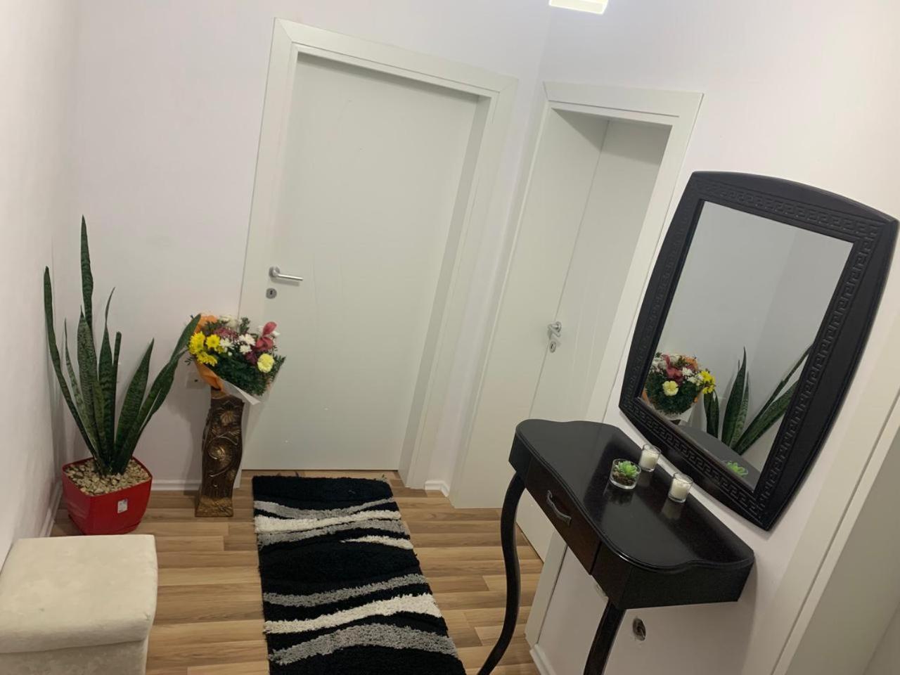Apartamento Flat In Berat'S Center Exterior foto