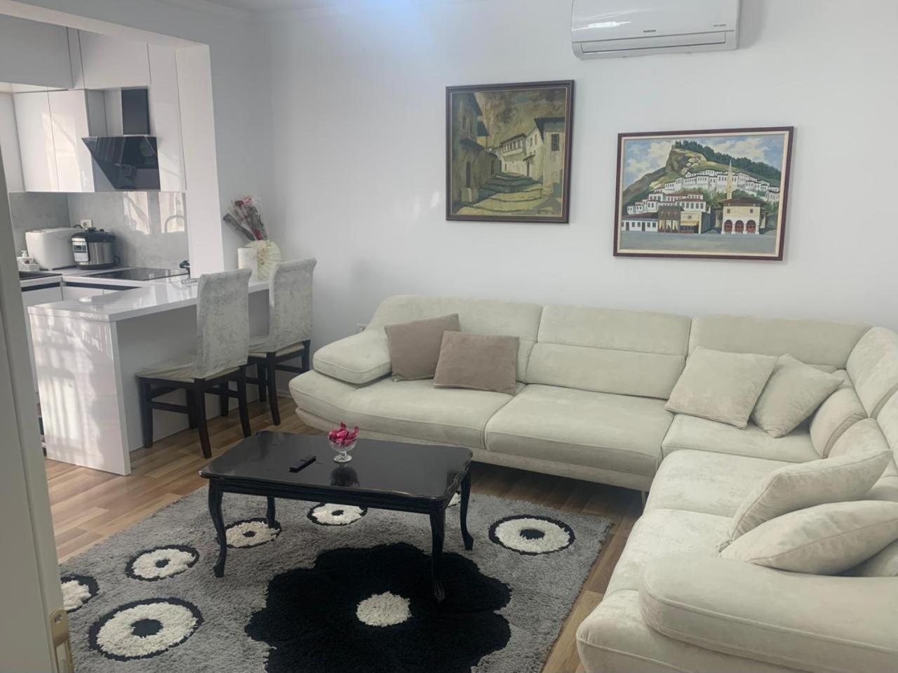 Apartamento Flat In Berat'S Center Exterior foto