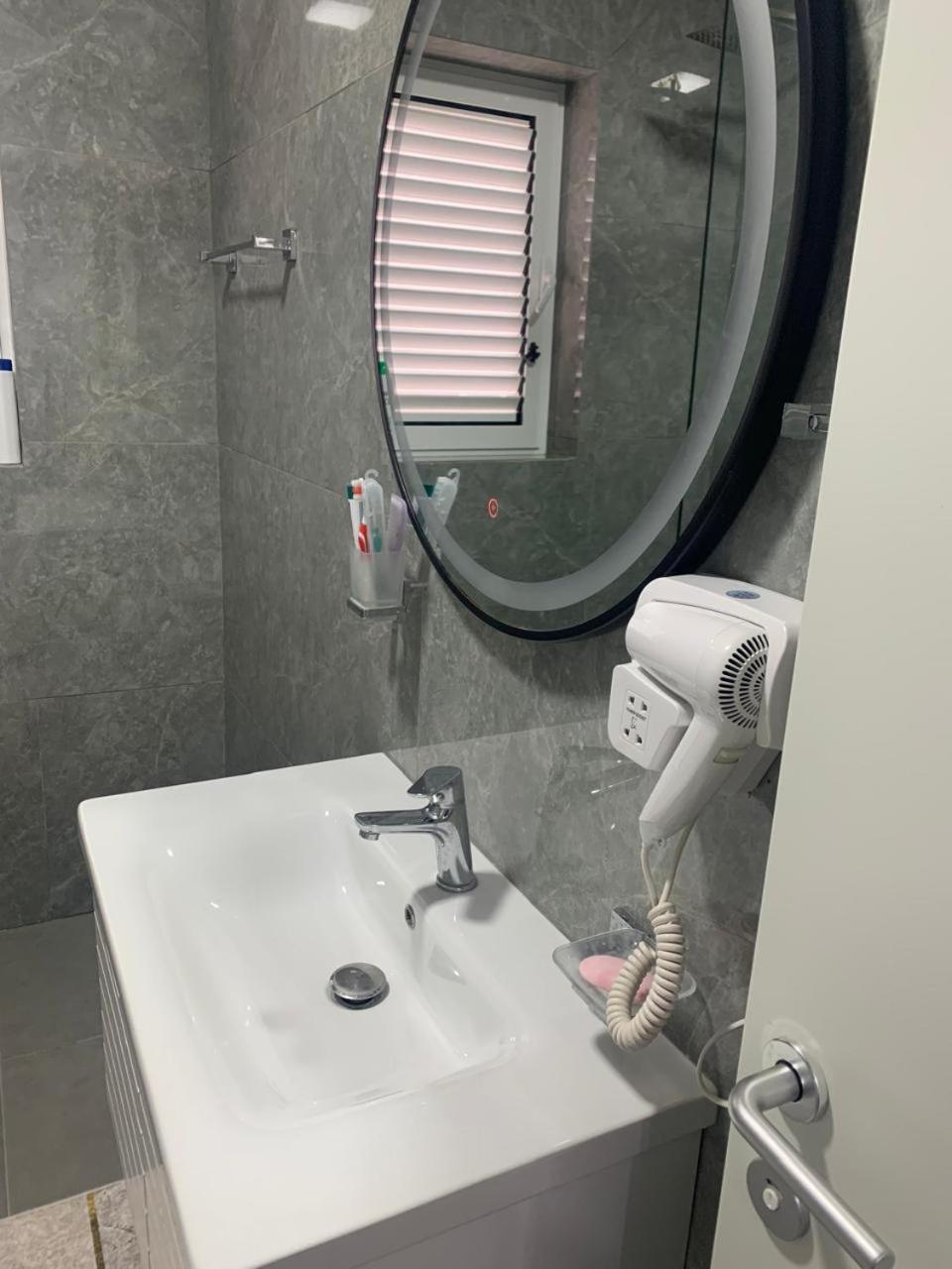 Apartamento Flat In Berat'S Center Exterior foto