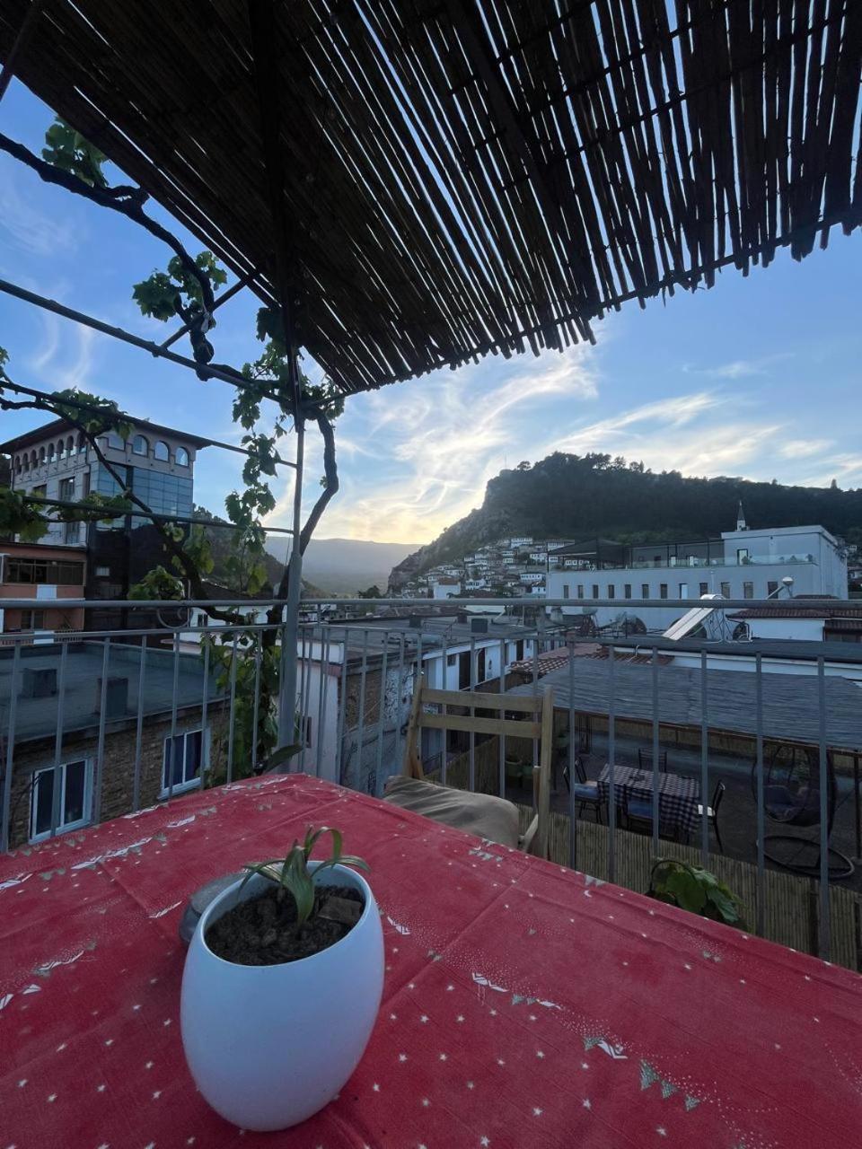 Apartamento Flat In Berat'S Center Exterior foto