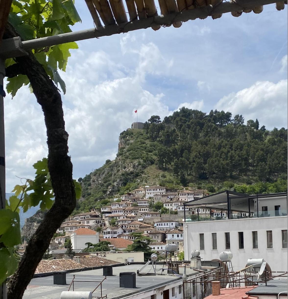 Apartamento Flat In Berat'S Center Exterior foto