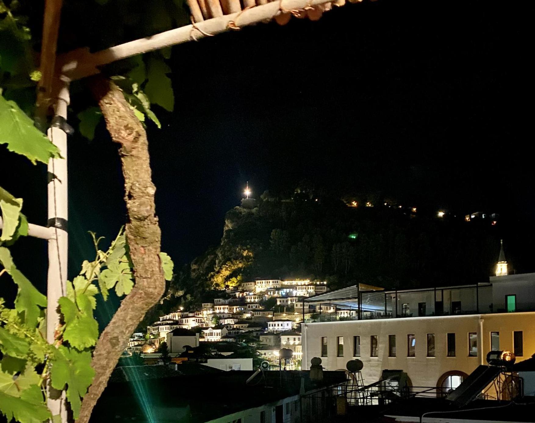 Apartamento Flat In Berat'S Center Exterior foto